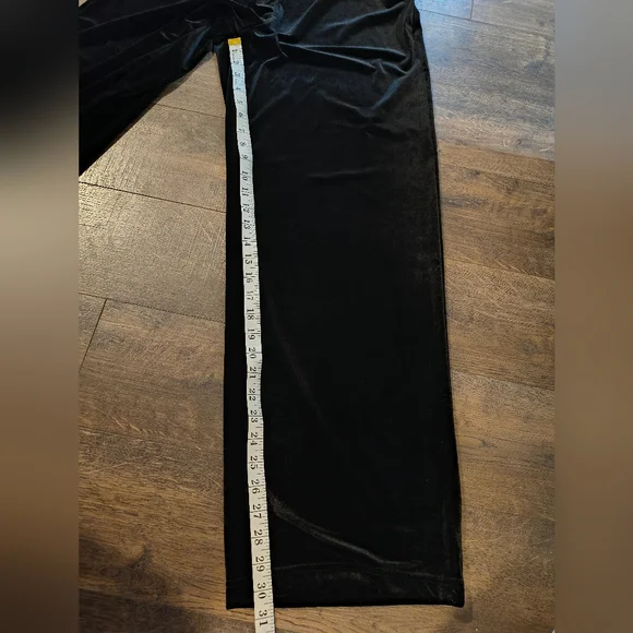 Susan Graver Black Velour Pants Medium - Picture 6 of 6